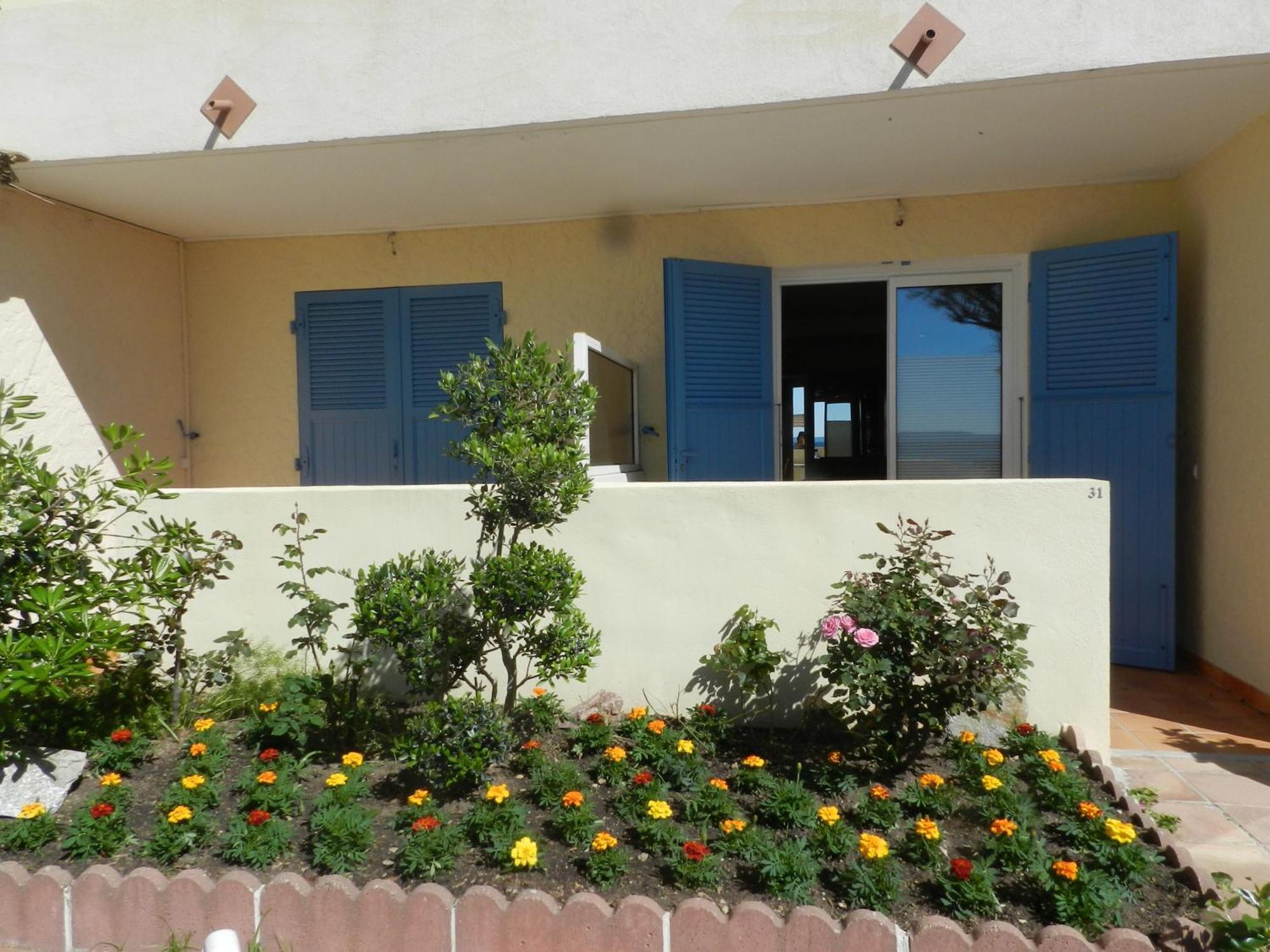 Grand Hotel Moriaz Le Lavandou Exterior photo