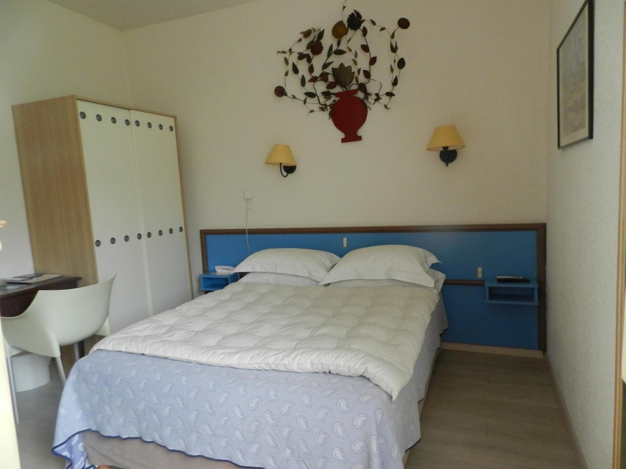 Grand Hotel Moriaz Le Lavandou Room photo